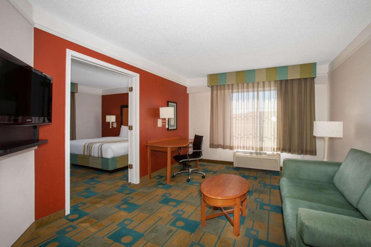 La Quinta By Wyndham Denver Southwest Lakewood Hotel Room photo